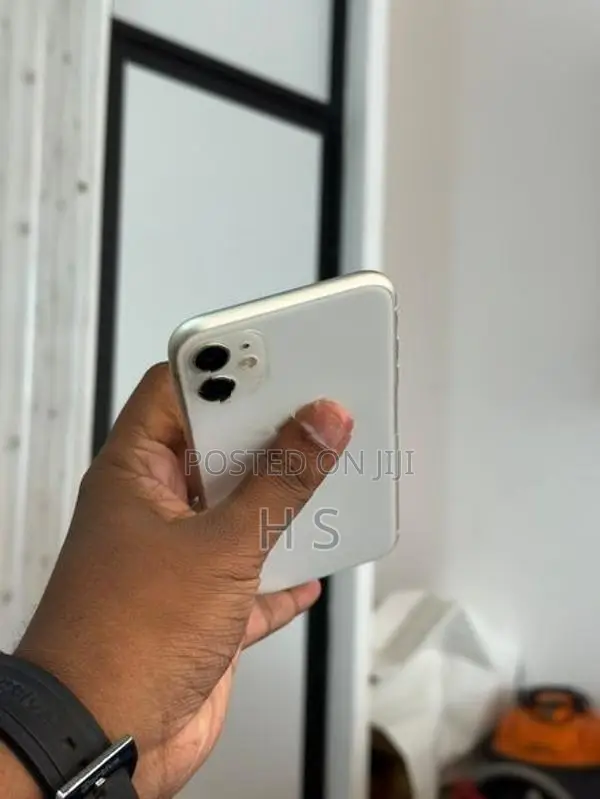 Apple iPhone 11 128GB (Used)