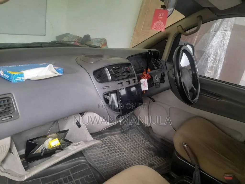 Mitsubishi L400 Space Gear 1999 Van (Used)