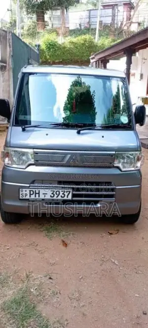 Mitsubishi MiniCab 2012 Van (Used)