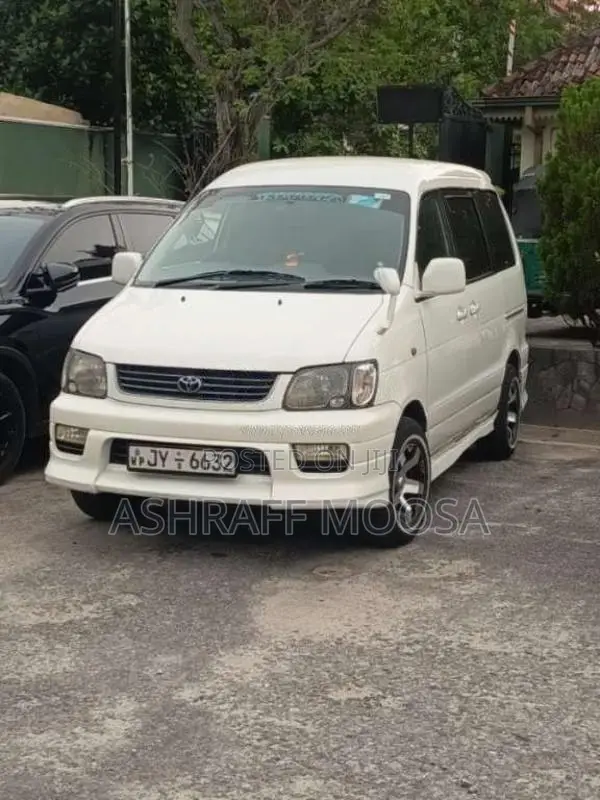 Toyota CR42 1999 Van (Used)
