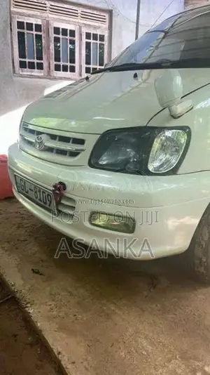 Toyota Noah CR41 1996 Van (Used)