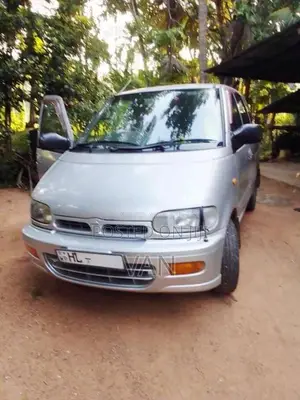 Nissan Serena 1998 Van (Used)