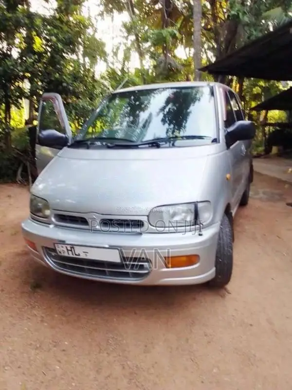 Nissan Serena 1998 Van (Used)