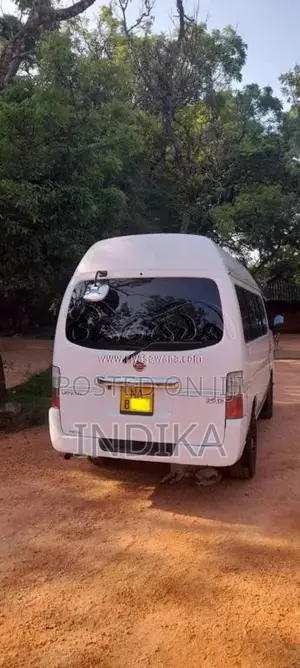 Nissan E25 2010 Van (Used)