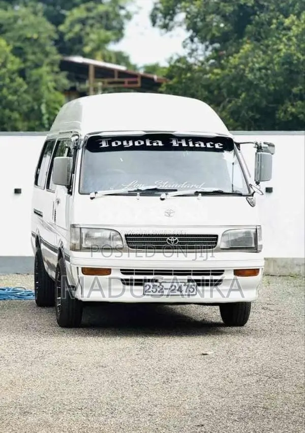 Toyota Dolphin High Roof 113 1999 Van (Used)