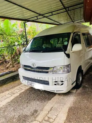 Toyota KDH 2010 Van (Used)