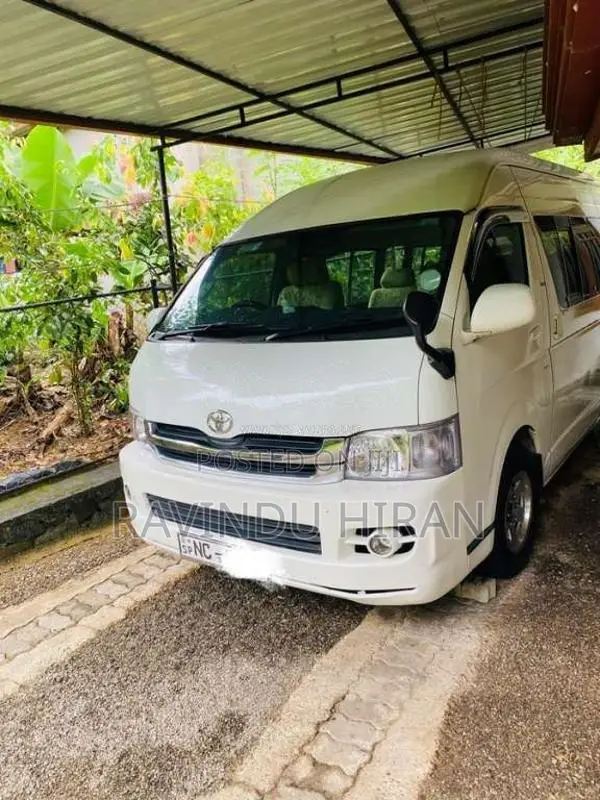 Toyota KDH 2010 Van (Used)