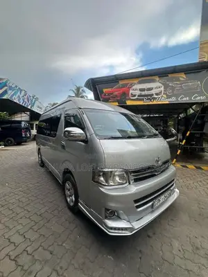 Toyota KDH 2010 Van (Used)