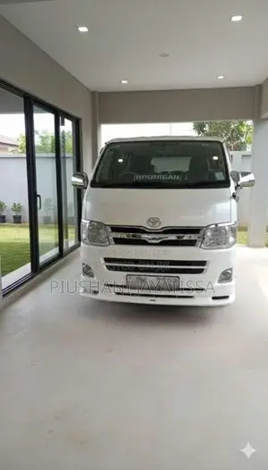 Toyota KDH 2011 Van (Used)