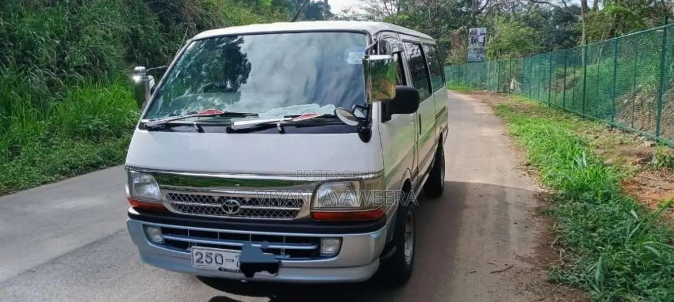 Toyota Dolphin 1991 Van (Used)