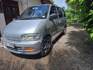 Nissan Serena 1998 Van (Used)