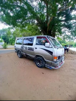 Toyota HIACE 1988 Van (Used)