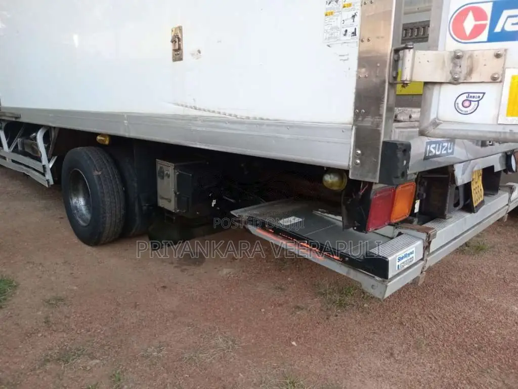 Isuzu ELF NKR 2009 Lorry (Used)