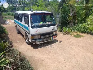 Nissan Caravan VRGE 1986 Van (Used)
