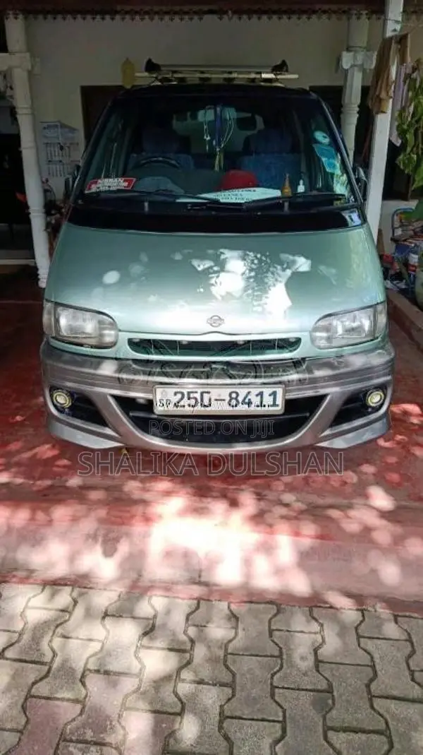 Nissan Serena 1994 Van (Used)