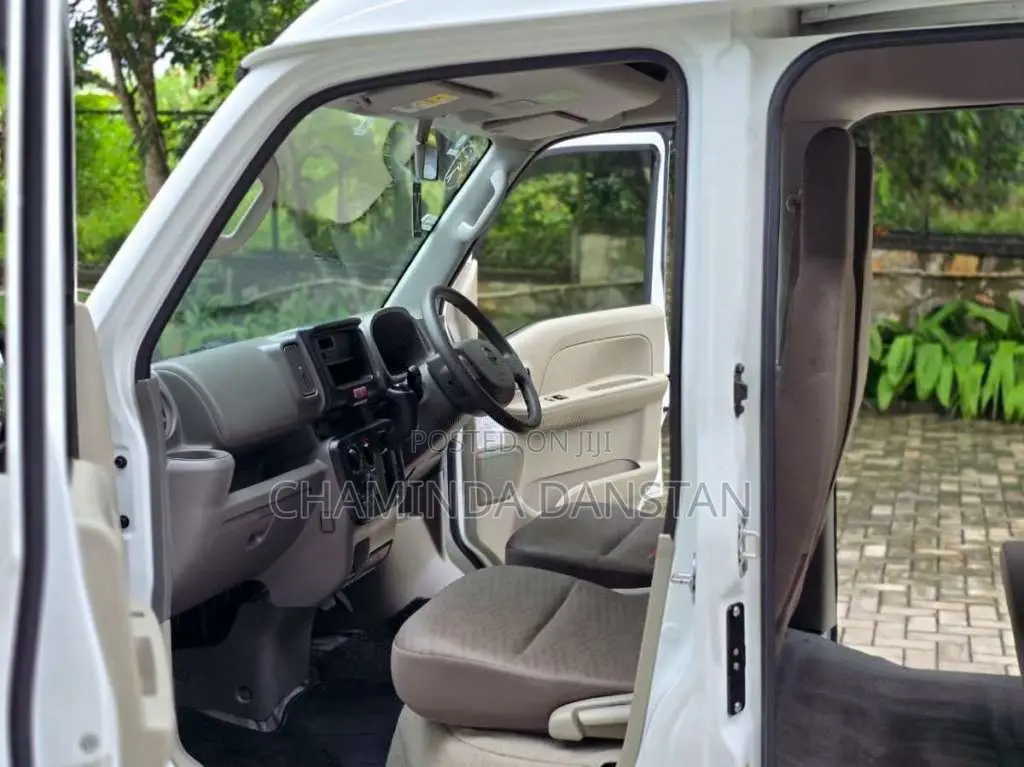 Nissan Nv100 2022 Van (Used)