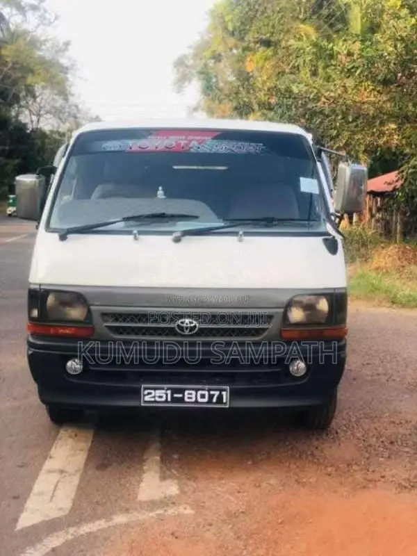 Toyota Dolphin 1995 Van (Used)