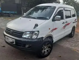 Toyota Noah KR41 1998 Van (Used)