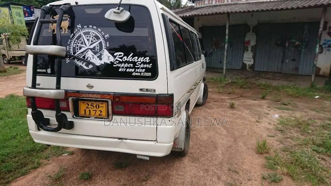 Nissan Caravan 1992 Van (Used)