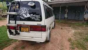 Nissan Caravan 1992 Van (Used)