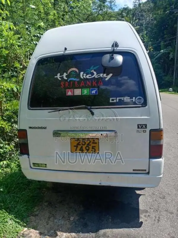 Nissan Nissan 1994 Van (Used)