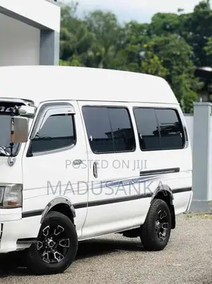 Toyota Dolphin High Roof 113 1999 Van (Used)