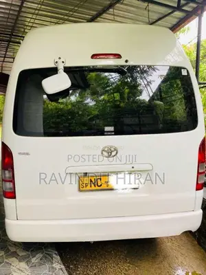 Toyota KDH 2010 Van (Used)