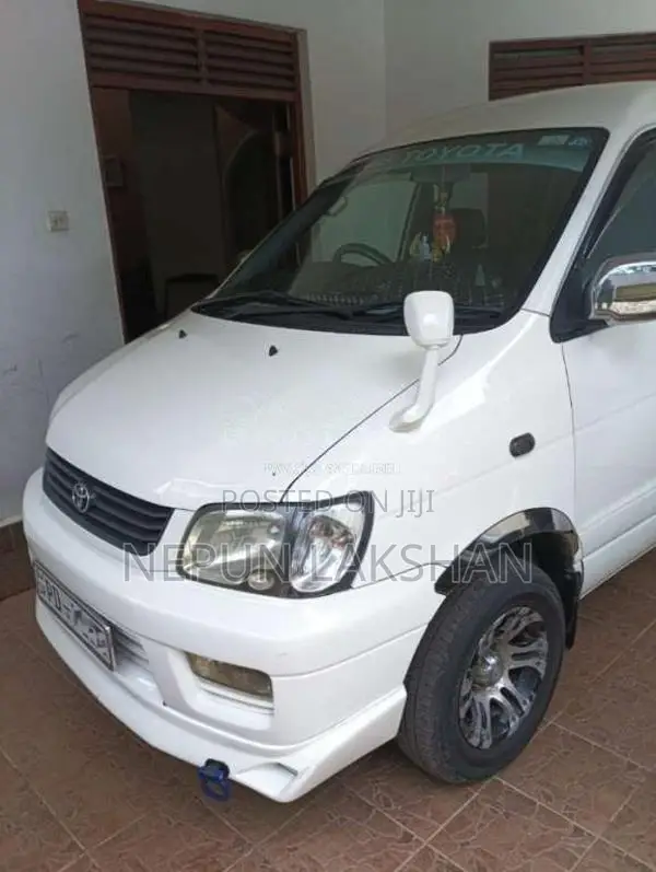 Toyota Noah 2007 Van (Used)
