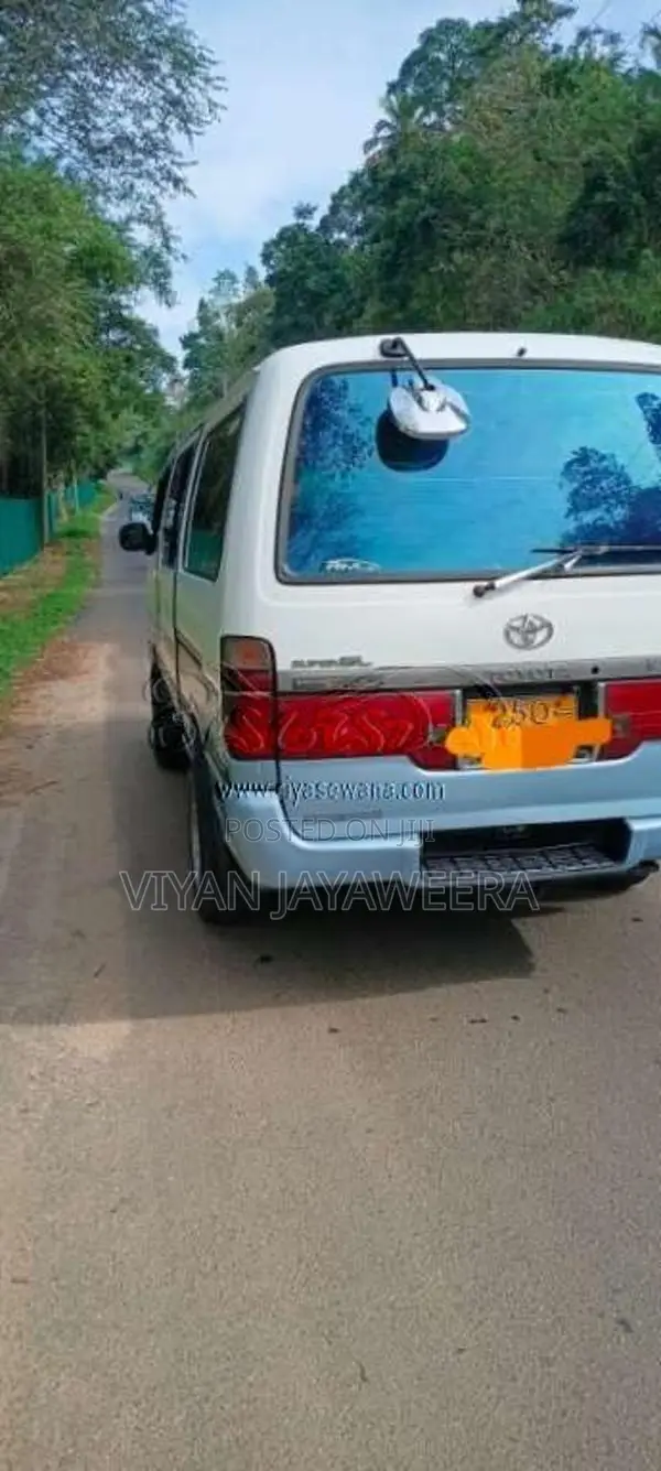 Toyota Dolphin 1991 Van (Used)