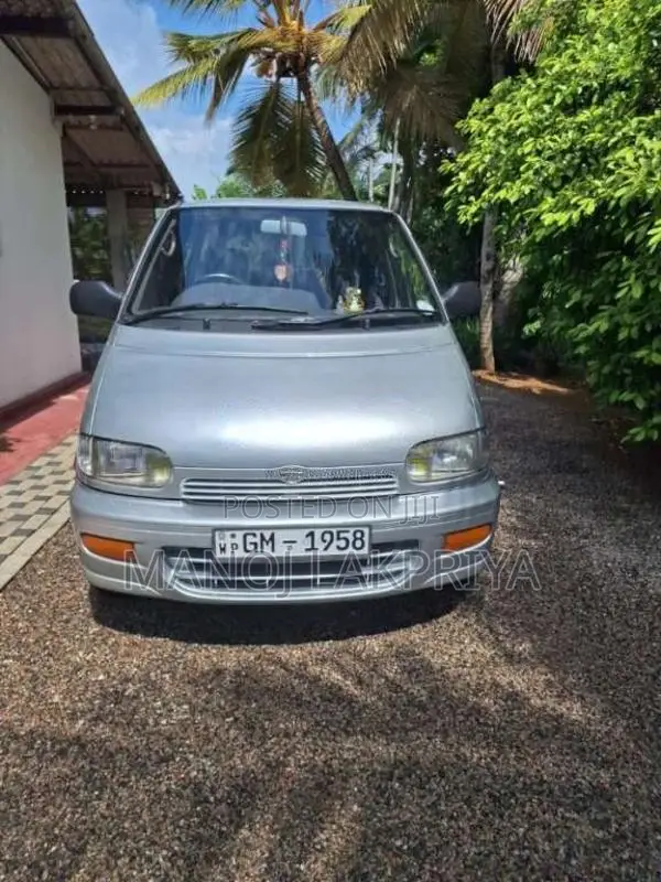 Nissan Serena 1998 Van (Used)