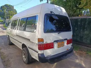 Toyota Dolphin High Roof 125 1992 Van Unregistered (Recondition)