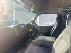 Nissan Caravan 2011 Van (Used)
