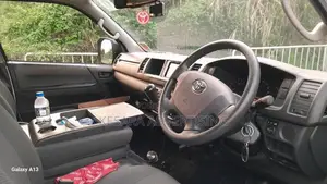 Toyota GDH High Roof 2025 Van Unregistered (Recondition)