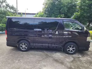 Toyota KDH 2017 Van (Used)
