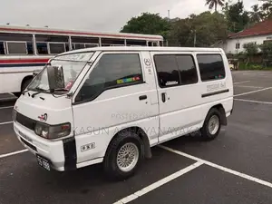 Mitsubishi PO5 1992 Van (Used)