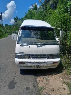 Nissan Nissan 1994 Van (Used)