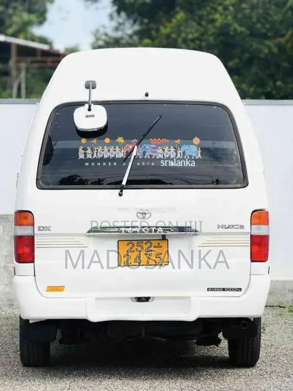 Toyota Dolphin High Roof 113 1999 Van (Used)