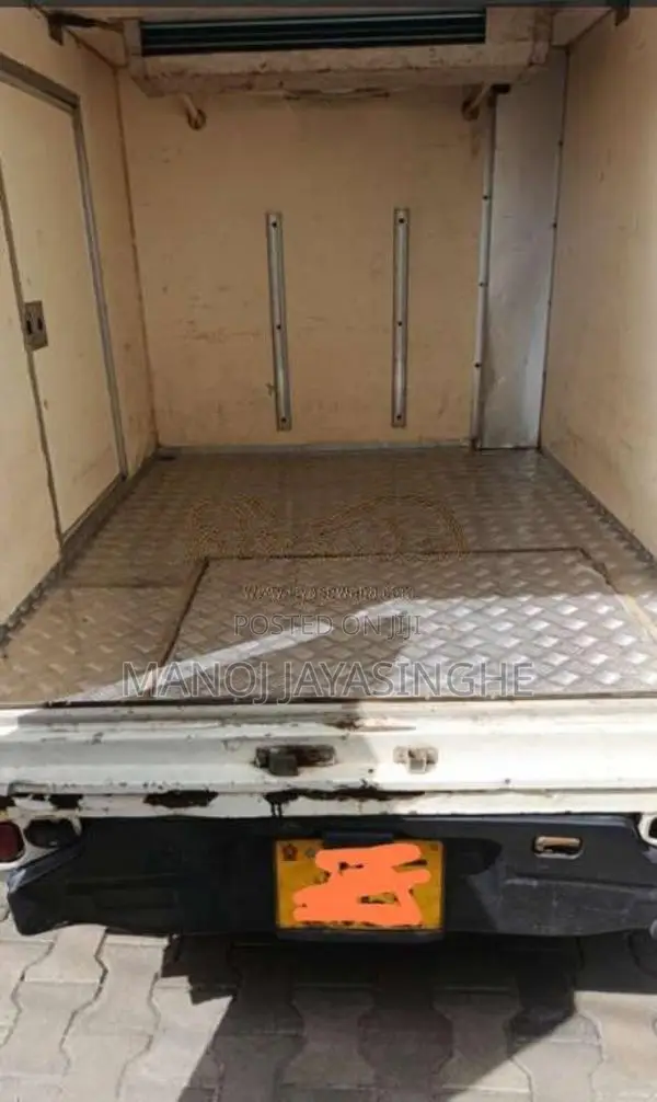 Subaru Freezer 2011 Van (Used)