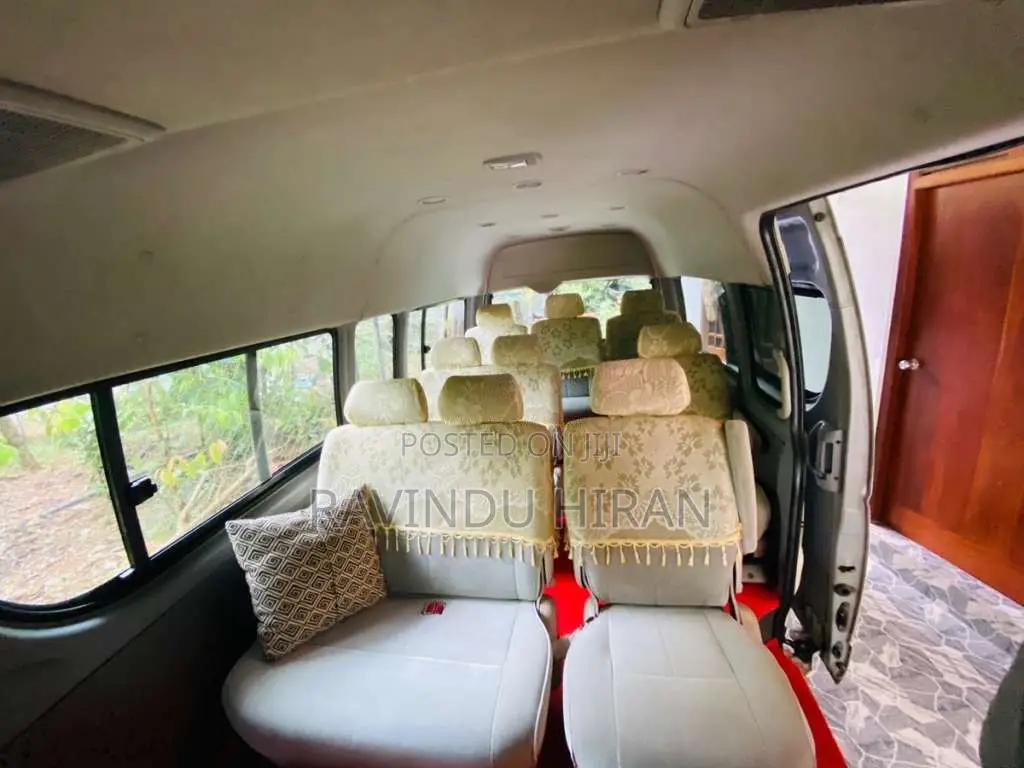 Toyota KDH 2010 Van (Used)