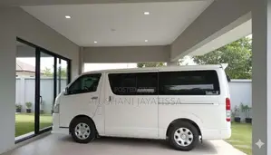 Toyota KDH 2011 Van (Used)