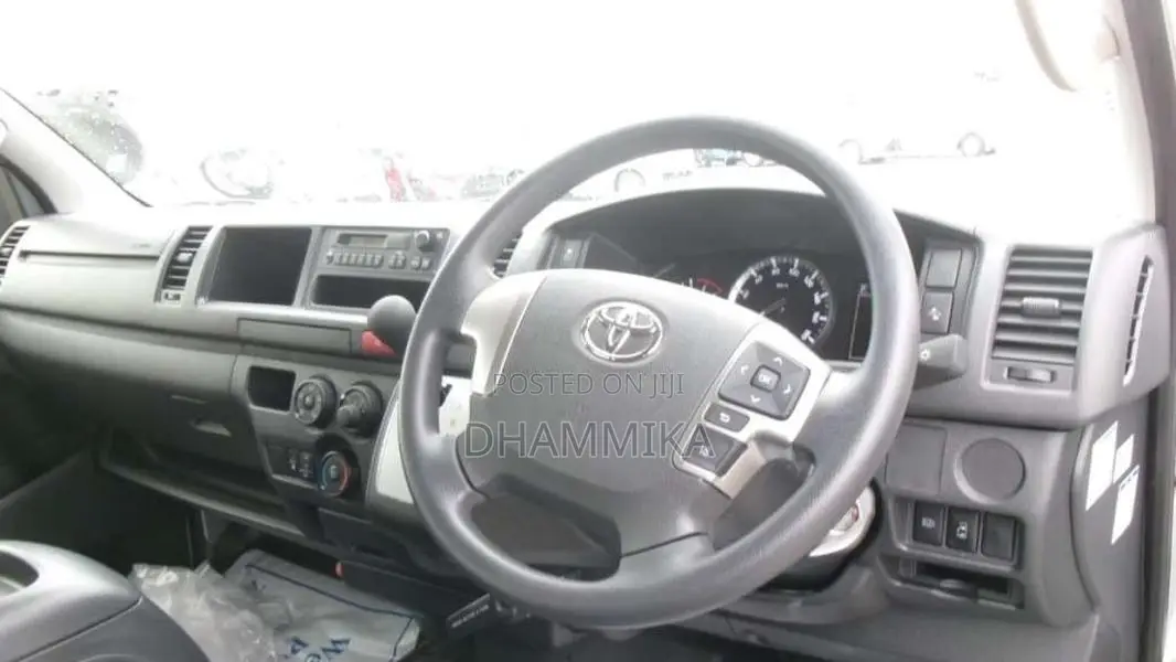 Toyota GDH 223B KDH 2022 Van (Used)