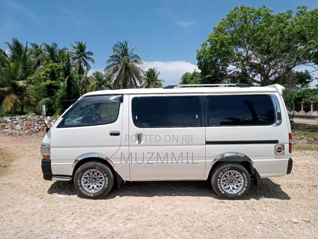 Toyota Dolphin 1992 Van (Used)