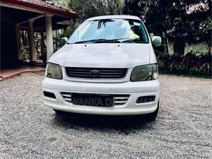 Toyota Noah 2003 Van (Used)