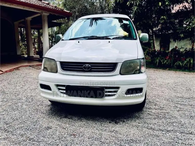 Toyota Noah 2003 Van (Used)
