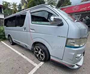 Toyota KDH Flat Roof HIACE 2006 Van (Used)