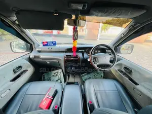 Toyota Noah 1997 Van (Used)