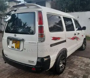 Toyota Noah KR41 1998 Van (Used)