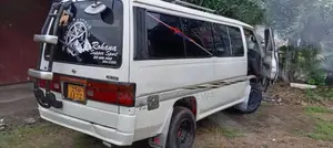 Nissan Caravan 1992 Van (Used)