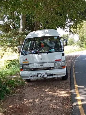 Toyota HIACE 1989 Van (Used)