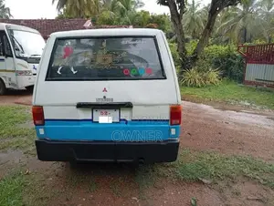 Mitsubishi Delica L300 1983 Van (Used)